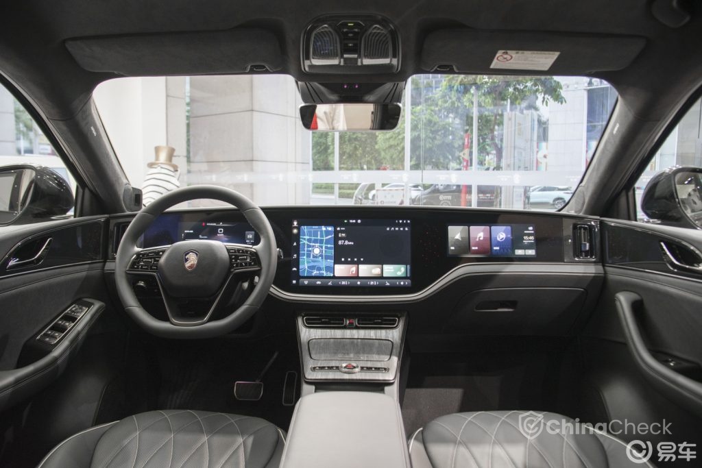 Hengchi 5 interior